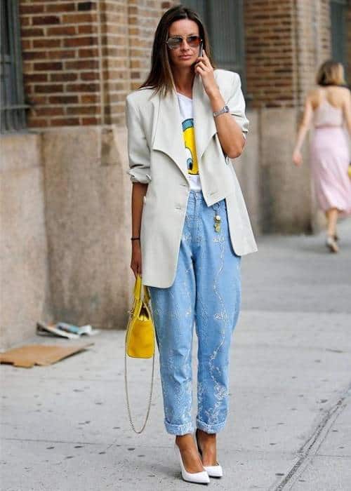how to wear heels casually oversized outfit jeans