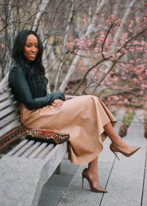 how to wear heels casually subtle colors brown neutral high heel outfit black stylish woman