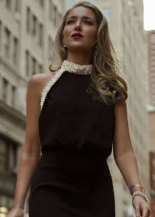 ways to wear pearls without looking old fashioned vintage chic contemporary glam