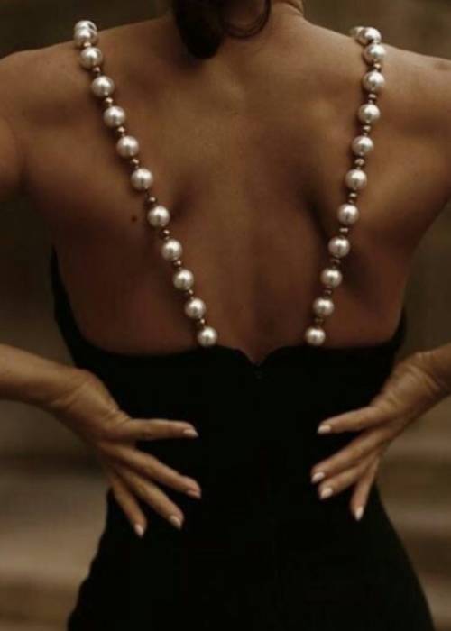 ways to wear pearls without looking old fashioned in unusual places back dress strings